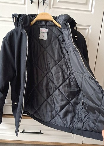 Kadın Siyah Kapüşonlu Fermuarlı Mont - Görsel 8