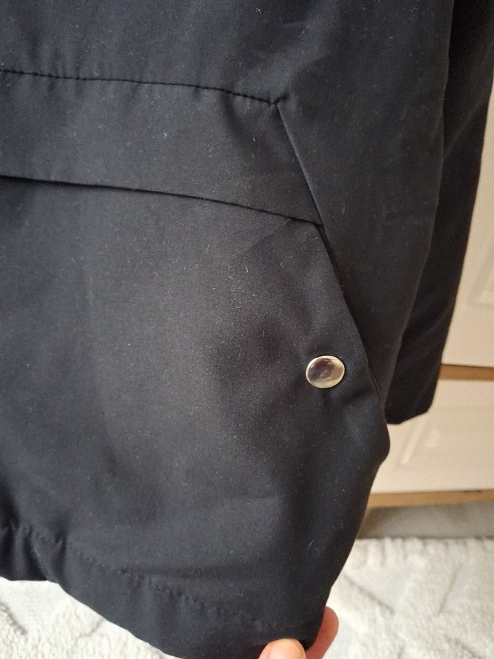 Kadın Siyah Kapüşonlu Fermuarlı Mont - Görsel 2