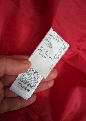 Kırmızı Kapüşonlu Fermuarlı Kadın Yelek - Görsel 4