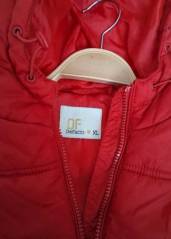 Kırmızı Kapüşonlu Fermuarlı Kadın Yelek - Görsel 5