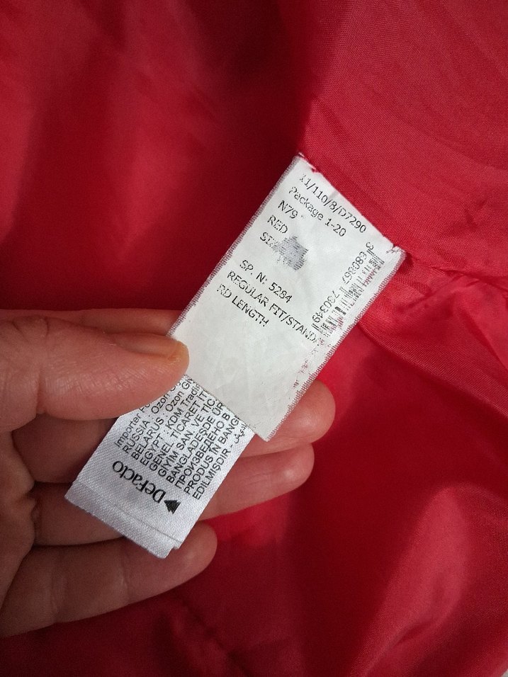 Kırmızı Kapüşonlu Fermuarlı Kadın Yelek - Görsel 4