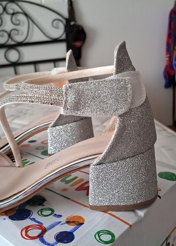 Gri Simli Blok Topuklu Kadın Abiye Ayakkabı - Görsel 2