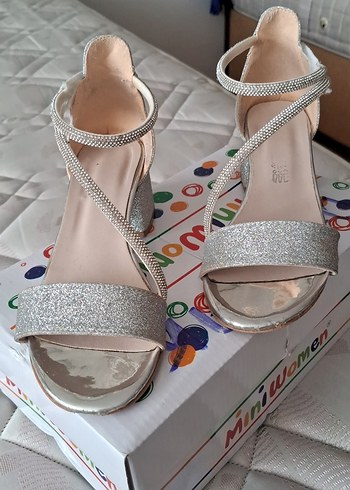 Gri Simli Blok Topuklu Kadın Abiye Ayakkabı - Görsel 4