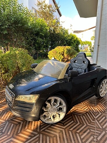 Audi siyah 12v akülü araba