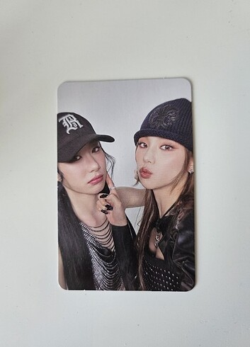 Yeji & chaeryeong digipack pc