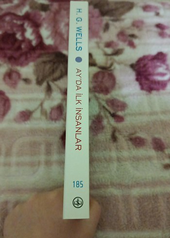  Beden Ay'da İlk İnsanlar kitap