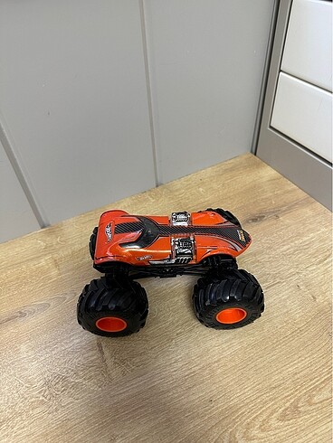 Hot wheels monster trucks - Görsel 2