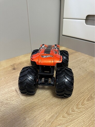 Hot wheels monster trucks - Görsel 3
