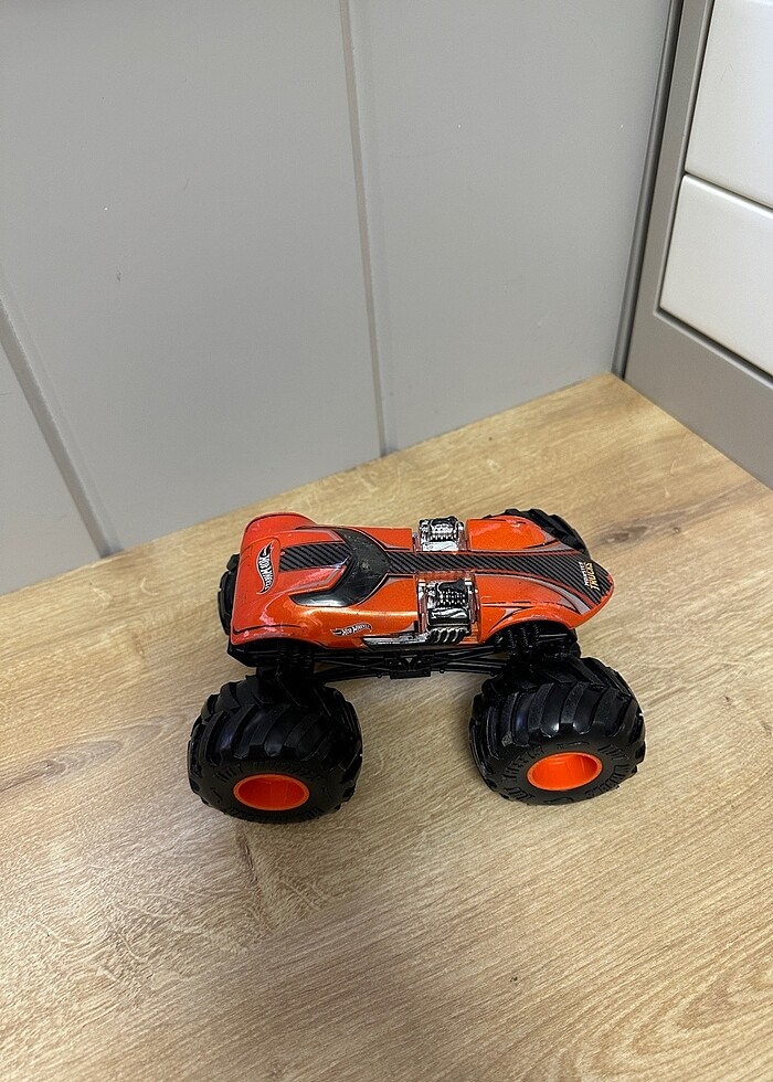 Hot wheels monster trucks - Görsel 2