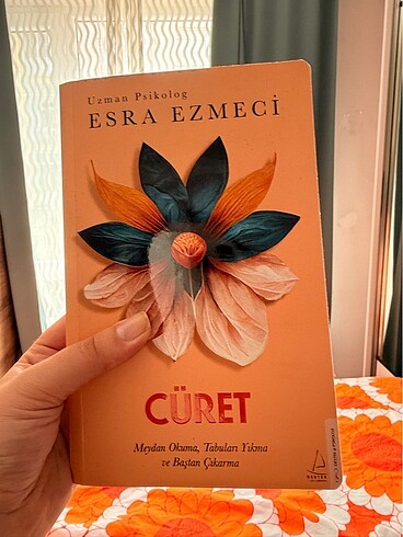Esra Ezmeci Cüret Kitap