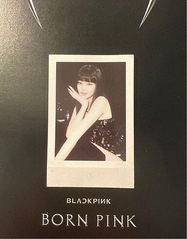 jennie born pink black polaroid