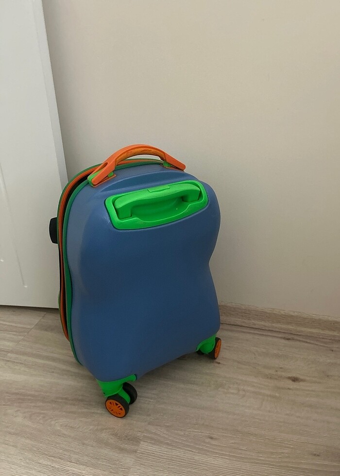 Tekerlekli çek çek bavul - Görsel 3