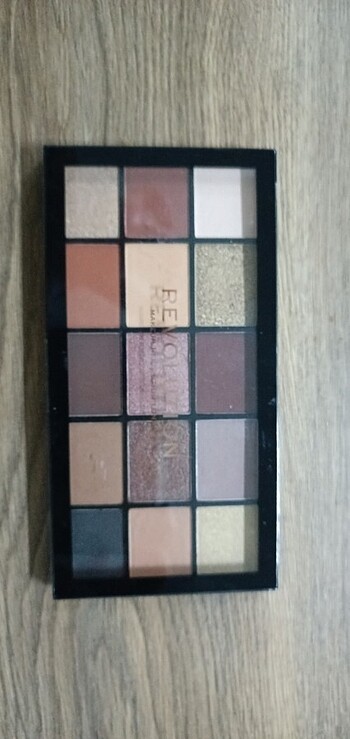 Revolution velvet rose paleti