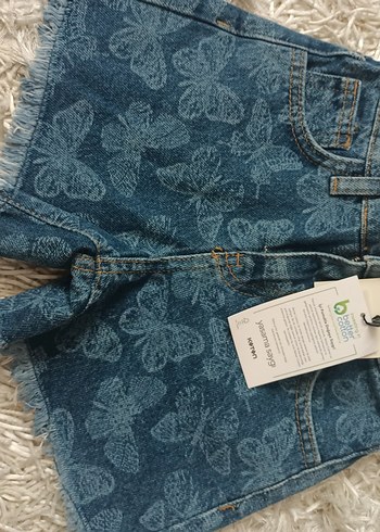 Düğmeli Baskılı Kelebek Desenli Mini Denim Şort