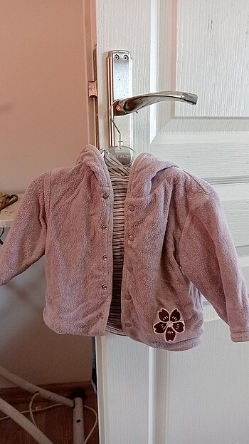 3-9 aylık kız bebek kıyafetleri tamamı 250 TL 