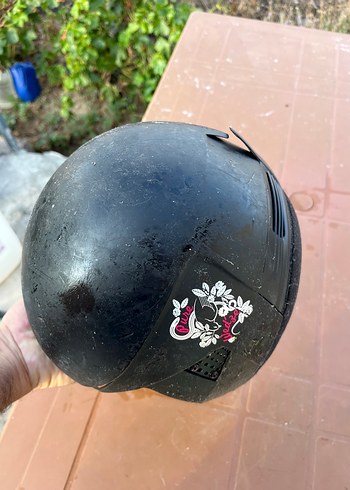 Pembe Baskılı Kayışlı Motosiklet Kaskı - Görsel 2