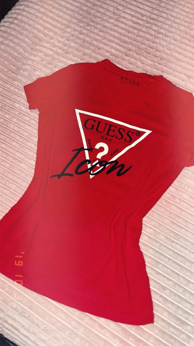 Guess kırmızı V yaka t shirt - Görsel 2