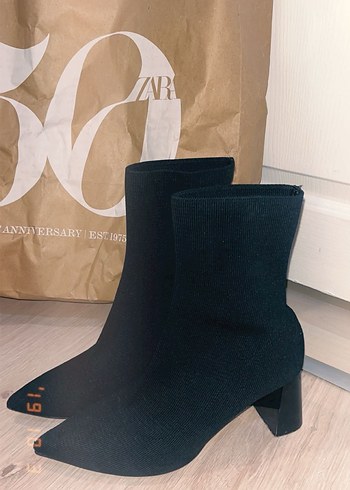 Zara siyah topuklu kumaş bot - Görsel 2