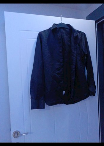 Siyah Düğmeli Erkek Gömlek - Görsel 2