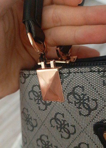 Guess Gri Baskılı Kadın El Çantası - Görsel 2