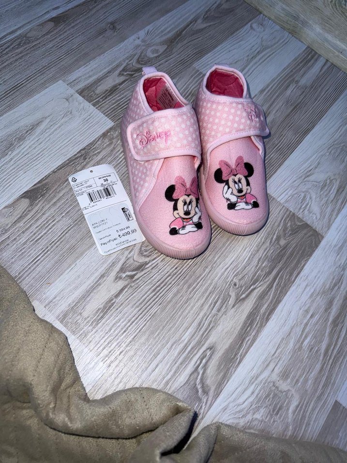 Kız Çocuk Pembe Minnie Baskılı Kaydırmaz Terlik - Görsel 2