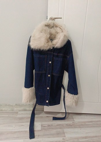 Kürk Detaylı Koyu Mavi Kadın Denim Ceket - Görsel 2