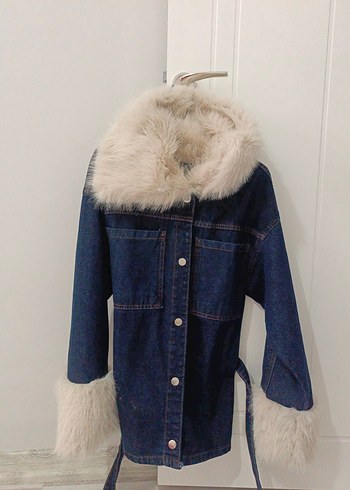 Kürk Detaylı Koyu Mavi Kadın Denim Ceket - Görsel 3