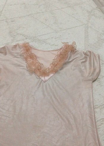 Dantel Detaylı Bej V Yaka Kadın tshirt - Görsel 2