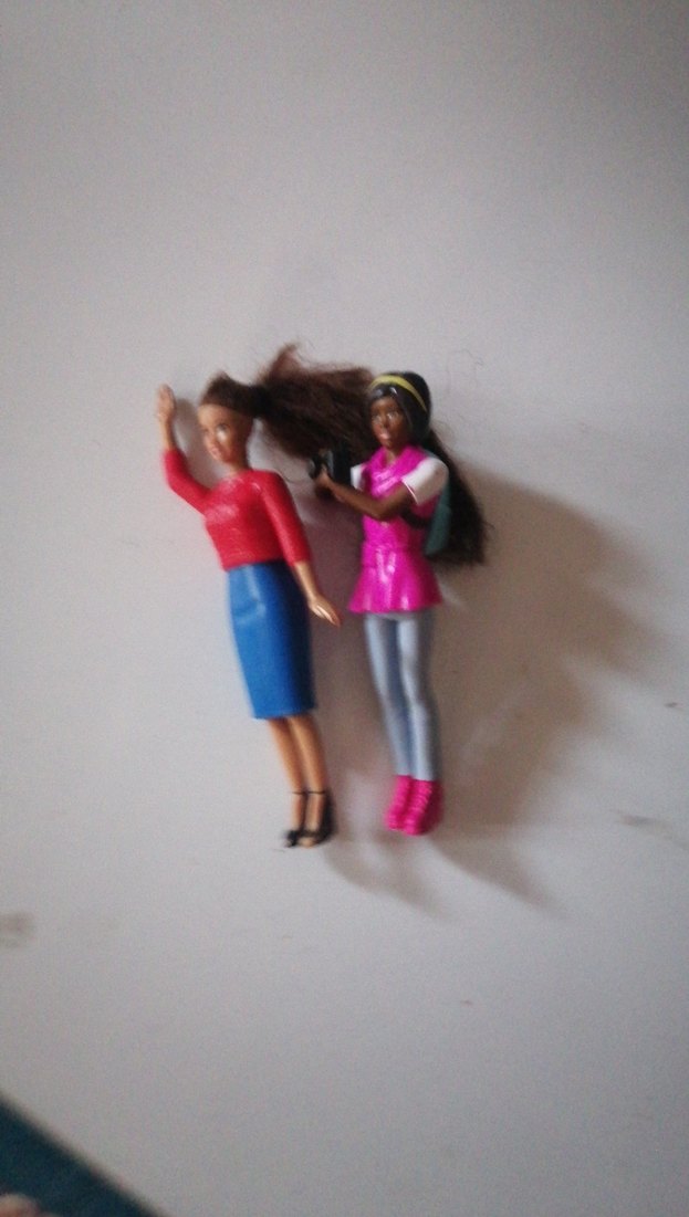 Renkli Pembe Giysili İki Bebek - Görsel 3