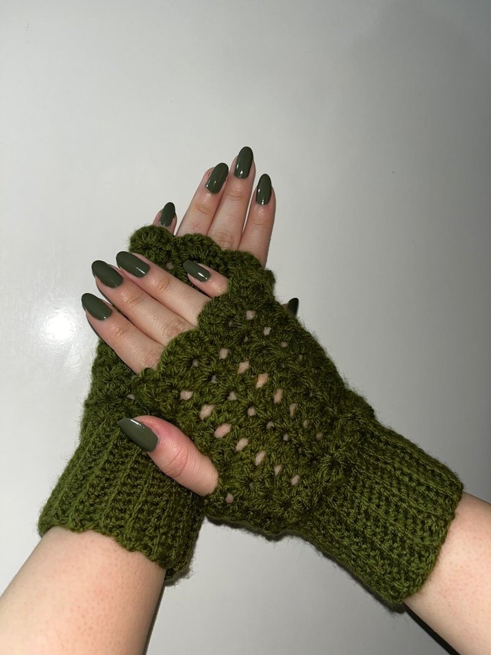 Örgü Koyu Yeşil Kadın Eldiven - Görsel 2