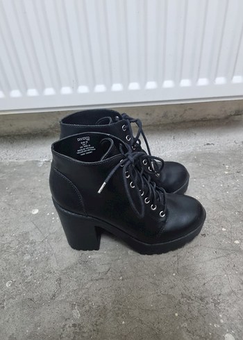 H&M Siyah Goth Tarzı Kadın Botları