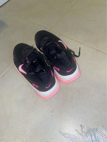 30 Beden Nike spor ayakkabı
