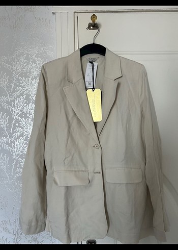 Bej Düğmeli Kadın Keten Blazer