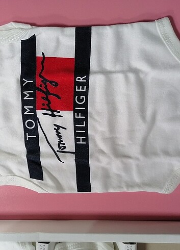 Tommy Hilfiger Yeni dogan bebek hastane cıkısı
