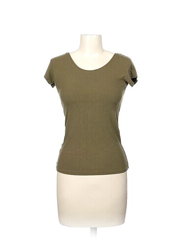 Diğer T-shirt %70 İndirimli.