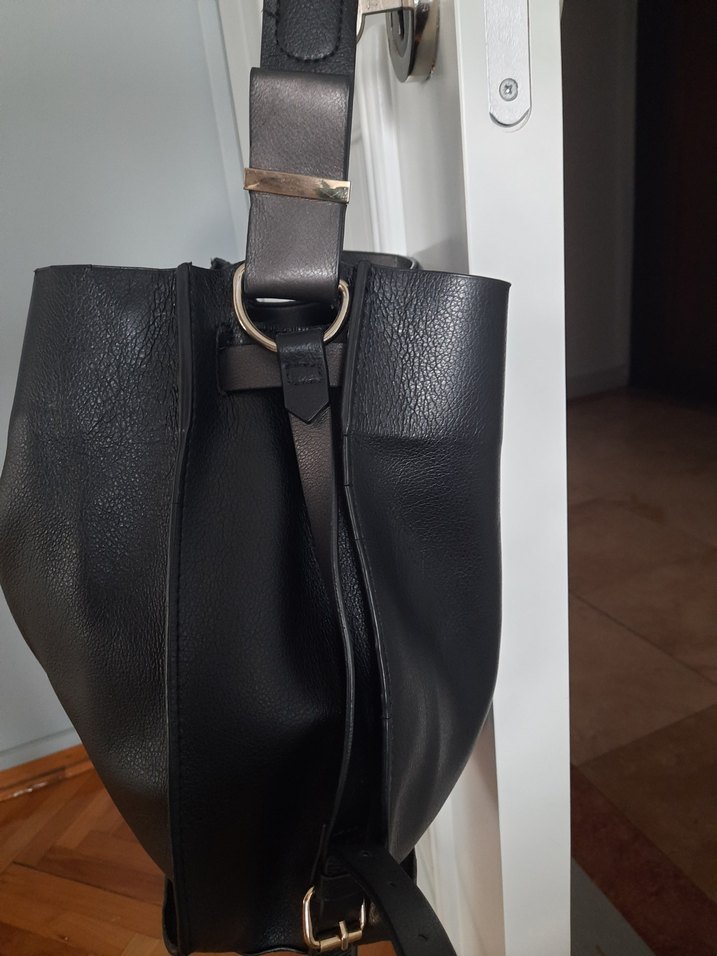 Siyah Deri Tokalı Kadın Çantası - Görsel 3