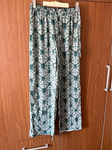 Pull and Bear Pull and bear krep şifon pantolon