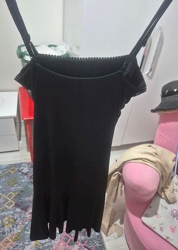 dökümlü kumaştan askılı önü taşlı  elbise - Görsel 5