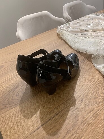39 Beden siyah Renk Clarks bayan ayakkabı