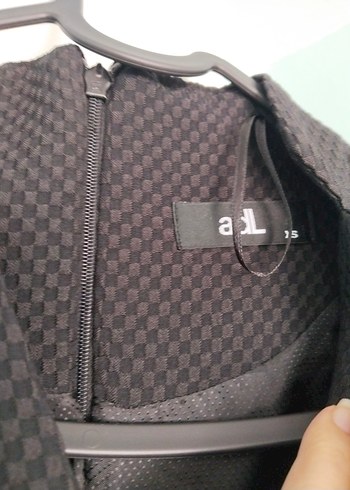 Siyah V Yakalı Midi ofis elbisesi - Görsel 4