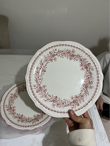  Beden Servis Tabagı