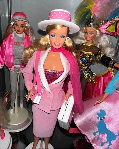 Beden Barbie Day to Night