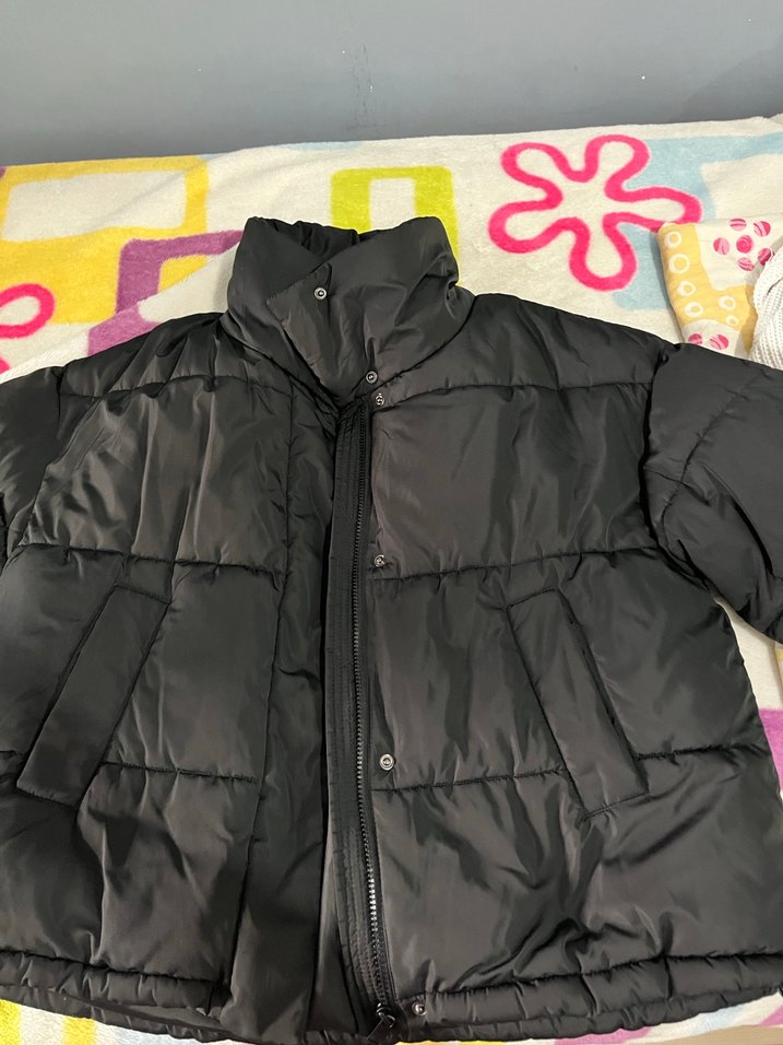 Siyah Kapüşonlu Kadın Kış Montu - Görsel 4