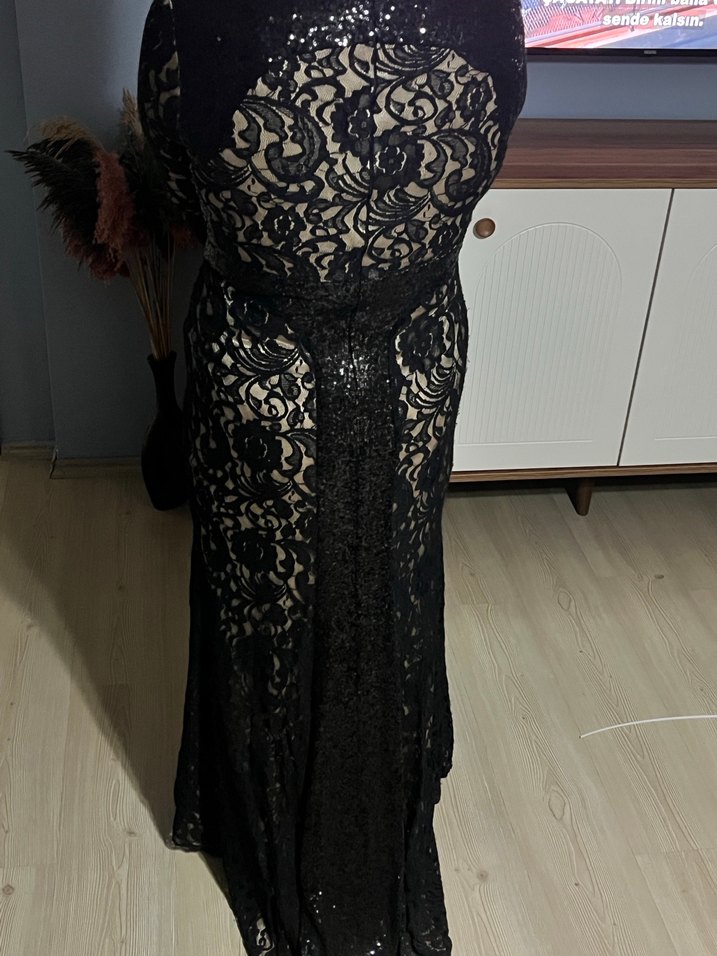 Siyah Dantel Uzun Gösterişli Elbise - Görsel 4