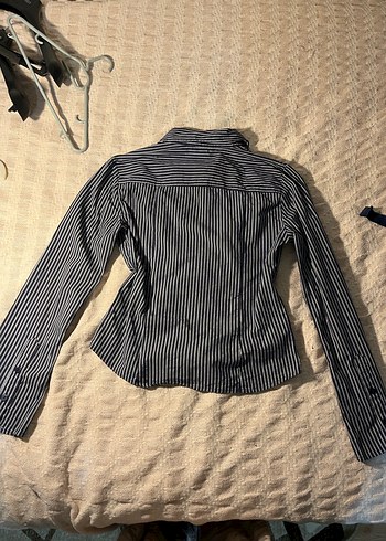 Düğmeli Lacivert Çizgili Desenli Denim Kadın Gömlek - Görsel 2