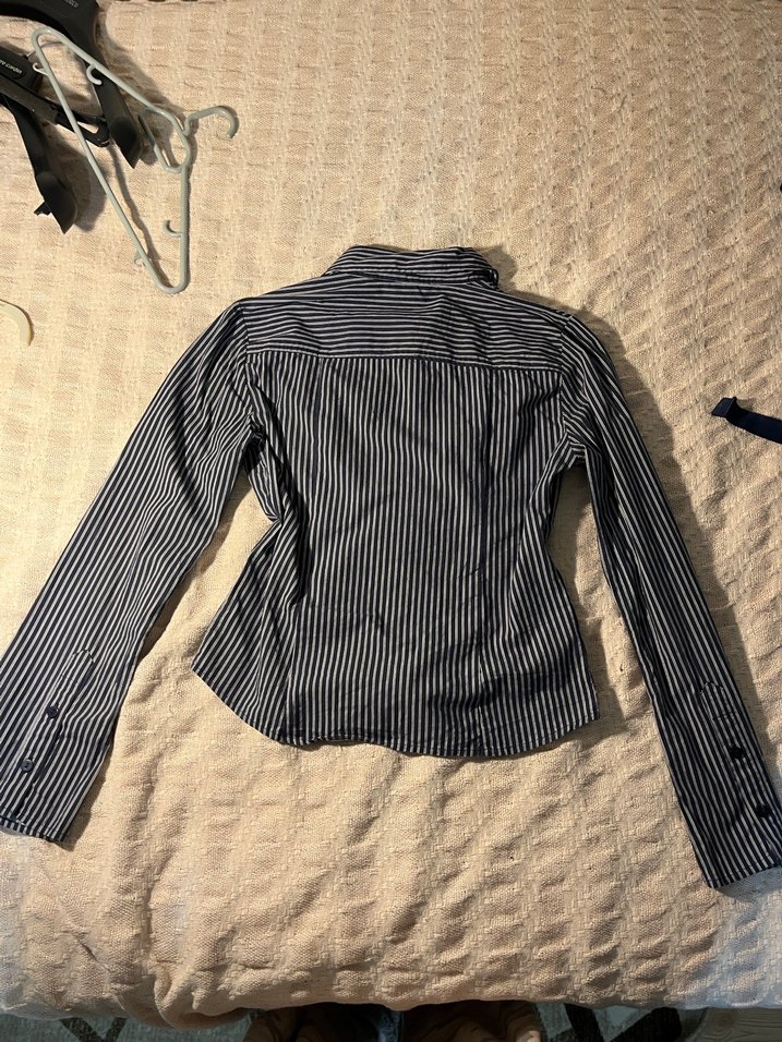 Düğmeli Lacivert Çizgili Desenli Denim Kadın Gömlek - Görsel 2