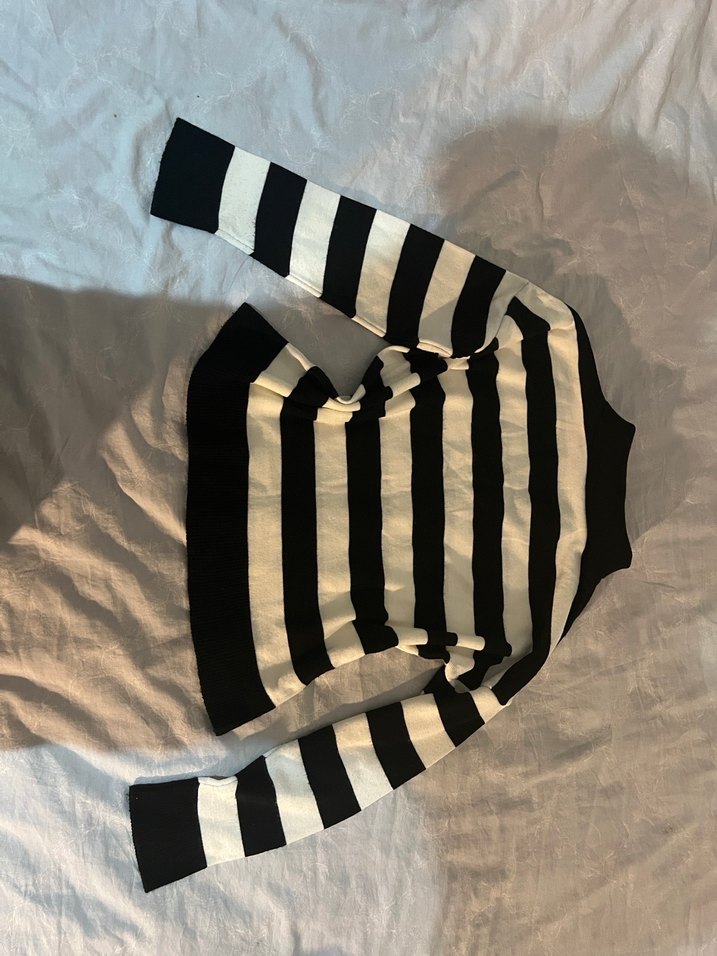 Kadın Siyah Beyaz Çizgili Triko Kazak - Görsel 4