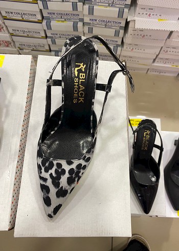 Leopar Desenli Tokalı Stiletto Siyah Kadın Ayakkabı