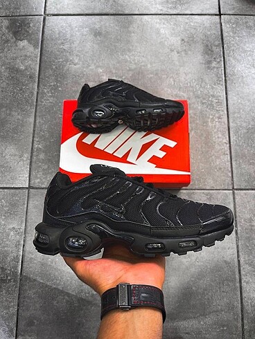Nike Tn Black