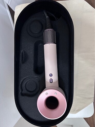 dyson supersonic saç kurutma makinesi.